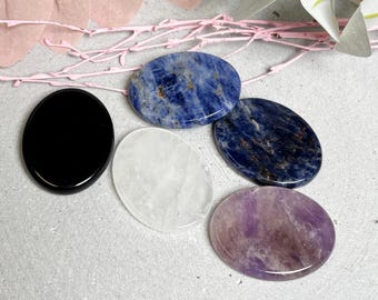 Orostenar ca 4,4 cm – Obsidian, Rosenkvarts, Bergkristall, Ametist, Sodalit | Palmstenar för avslappning och meditation