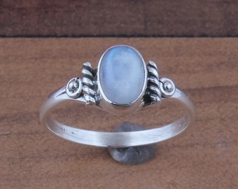 Anillo de piedra lunar arco iris natural, anillo de plata de ley sólida 925, anillo de piedra lunar ovalada, anillo de piedra lunar de fuego azul, anillo para mujer, anillo boho SEO