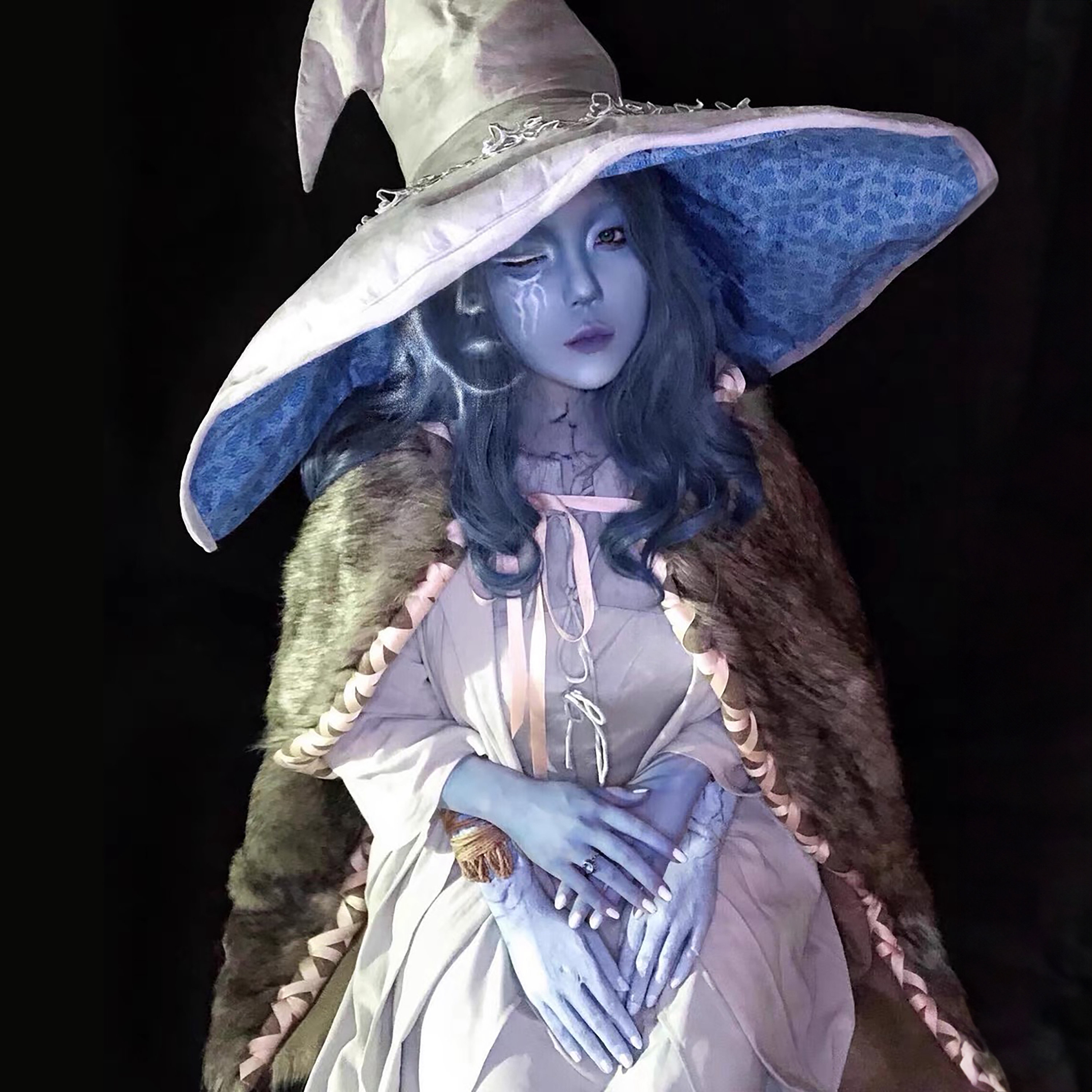 Elden Ring Fan Stuns in Bewitching Ranni Cosplay
