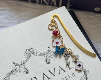 Charmed bookmarks | Caraval | Stephanie Garber | Scarlett Dragna |  Donatella Dragna | Fantasy books | book lovers | book gifts