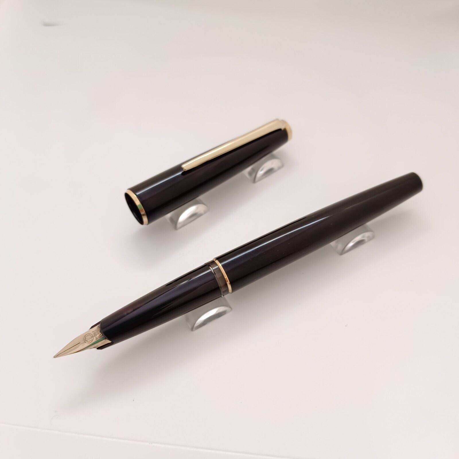 Montblanc 220 top fountain pen