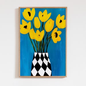 Impression d'art mural tulipes jaunes, peinture florale sur fond bleu, art de vase de style naïf, gouache de couleur vive ou décoration acrylique