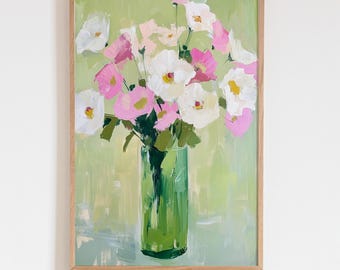Pintura al óleo de flores rosas y blancas, arte mural con jarrón verde, estampado floral impresionista moderno, decoración botánica minimalista en tonos pastel.