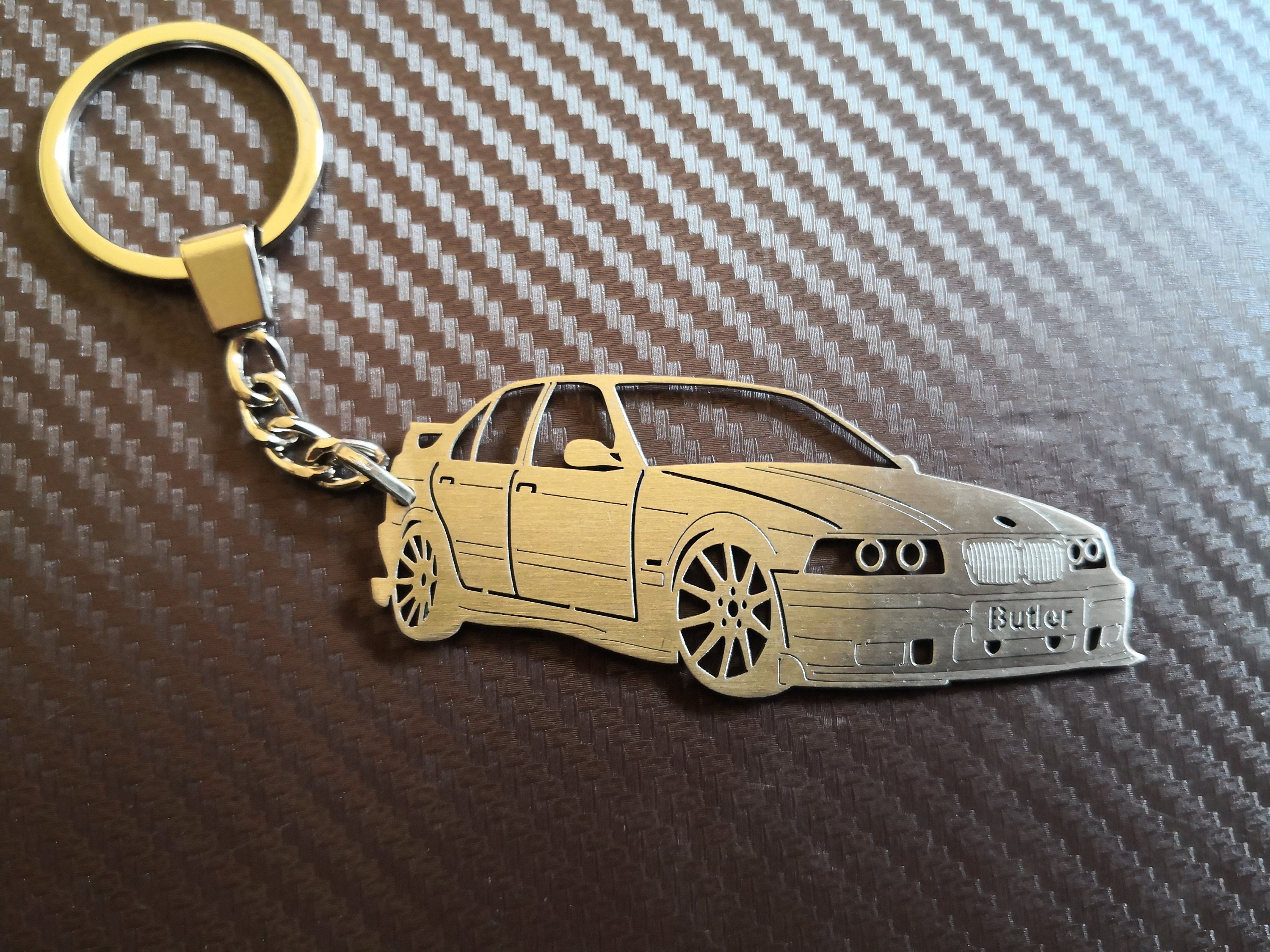 Porte-clés modèle voiture BMW M5 E60. Porte-clés avec logo de
