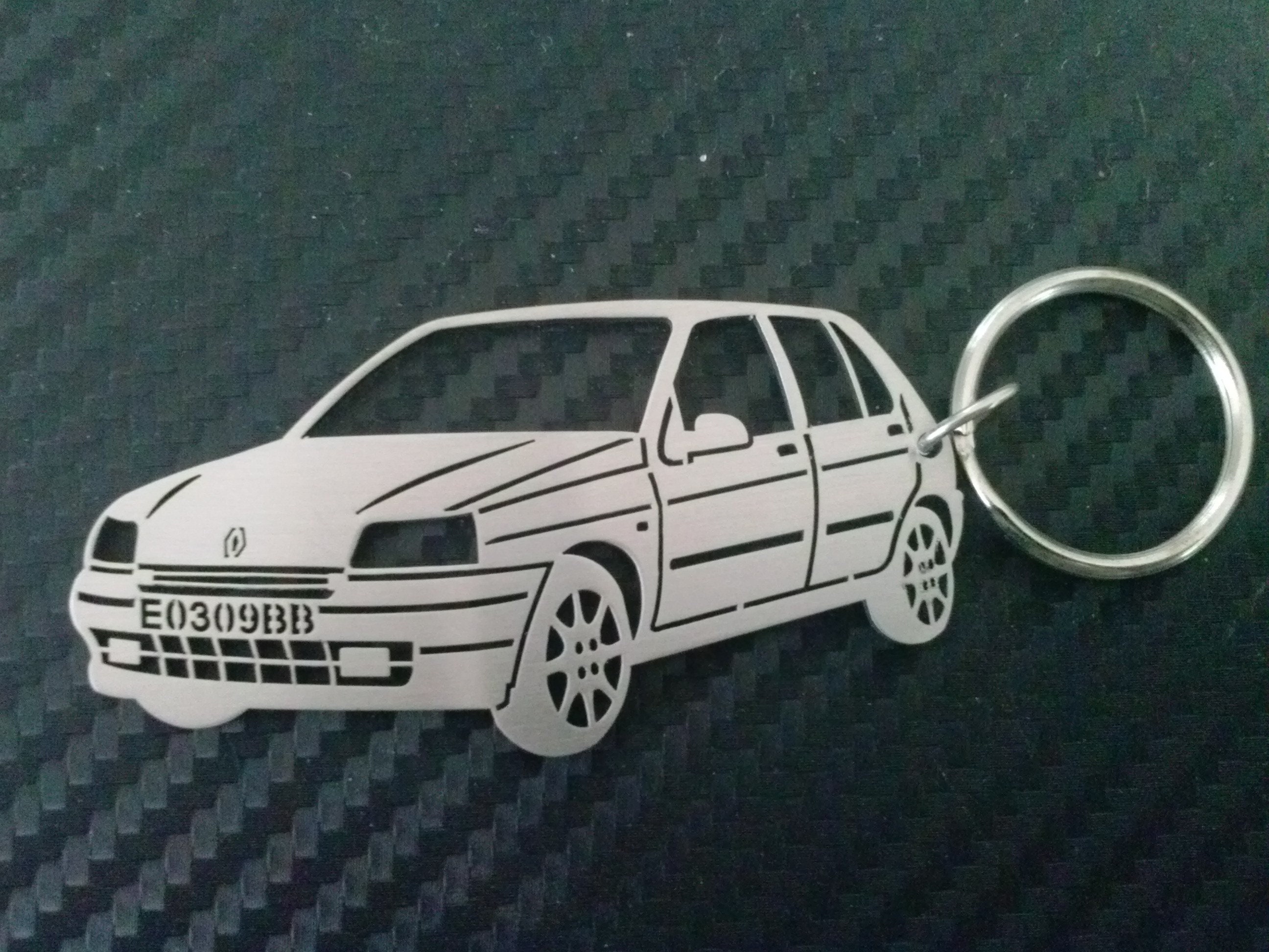 Metal Keychain For Renault Badge KeyRing For Car Megane Clio Trafic