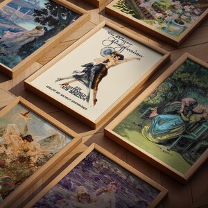 Op de afbeelding: Een verzameling ingelijste kunstafdrukken met diverse illustraties, waaronder een centrale poster met de tekst Die Klugen Jungfrauen, Ein Sittenbild aus Berlin, W. Verlegt bij Wilhelm Borngr&auml;ber, waarop twee dansende figuren staan.