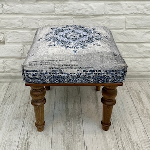 Boho Ottoman Bench 18x18&quot;, Small Entryway bench, Rug Upholstered Ottoman, Decorative Farmhouse Bench, Footstool Pouf Ottoman, Wood Bench