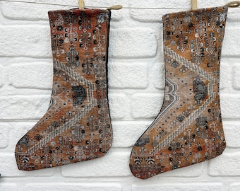 Djurtryckta strumpor, set med 2 orange kelimmatta-strumpor, julstrumpor med öppen spis, boho juldekoration, boho julstrumpor som present