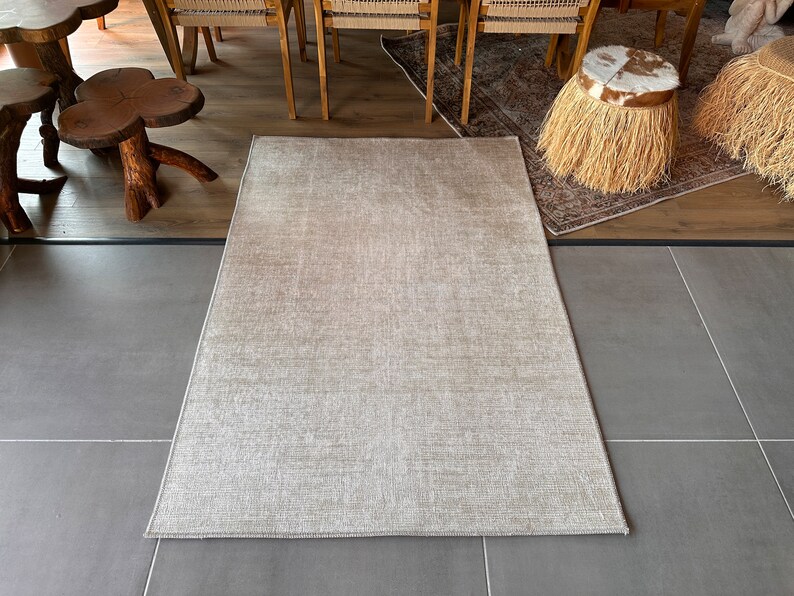 Beige sliten skandinavisk matta 5x8, tvättbar halkfri matta, turkisk matta 4x6, köksmatta, vardagsrumsmatta, sovrumsmatta, naturlig matta bild 9