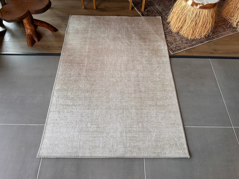 Beige sliten skandinavisk matta 5x8, tvättbar halkfri matta, turkisk matta 4x6, köksmatta, vardagsrumsmatta, sovrumsmatta, naturlig matta bild 3