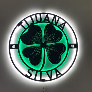 Letrero LED de metal de trébol IRLANDÉS, letrero familiar irlandés personalizado, letrero del día de San Patricio, decoración de pared de trébol personalizada, letrero de trébol personalizado, cuatro hojas