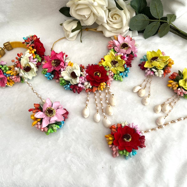 Simple Floral Jewellery Sets perfect for Haldi Maiyoon Dholki Mehendi Vatna Sangeet Jewellery Wedding BabyShower Bridal Shower Floral