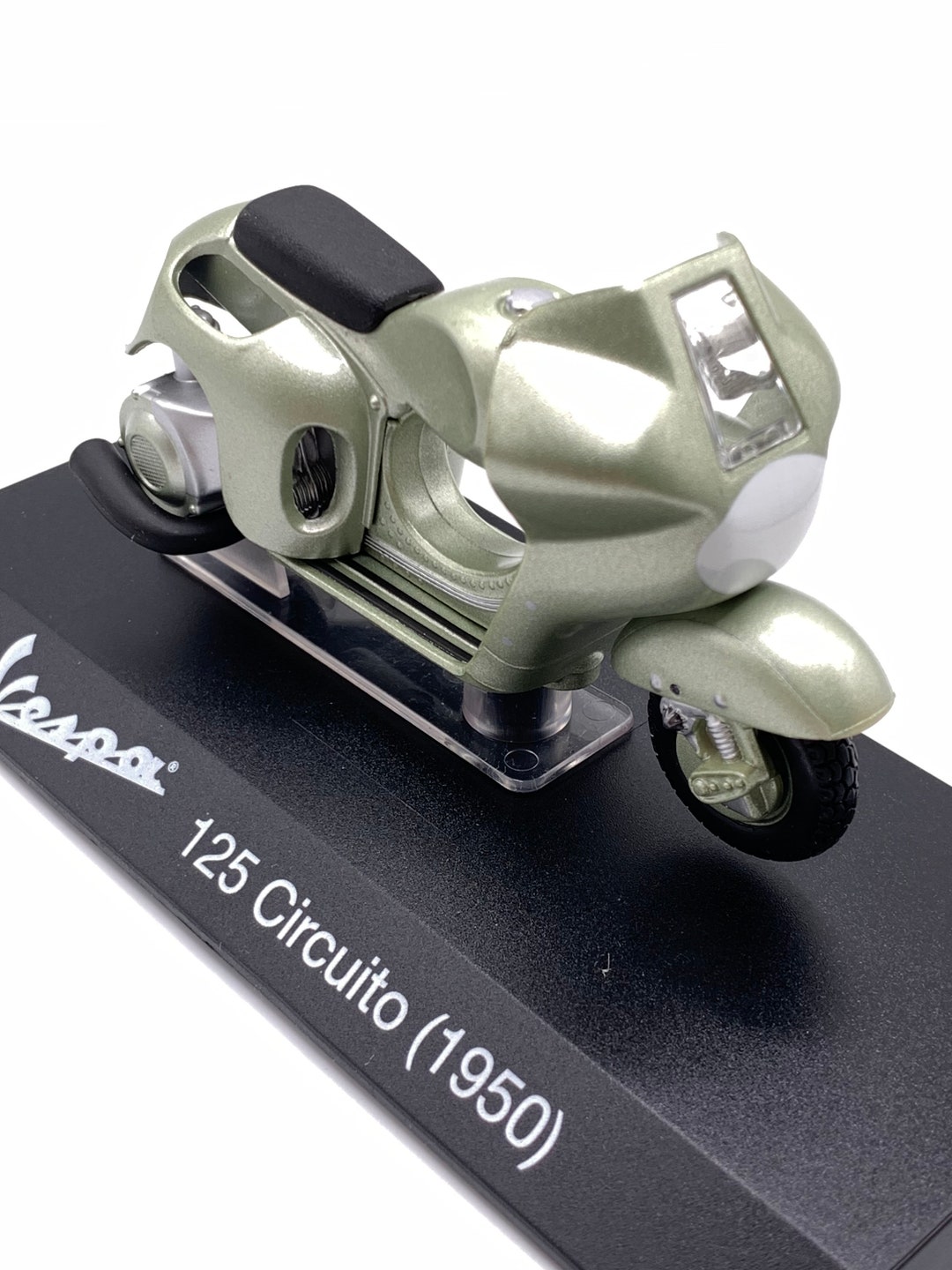 Piaggio Vespa 125 Circuito 1950 Model Scale 1:18