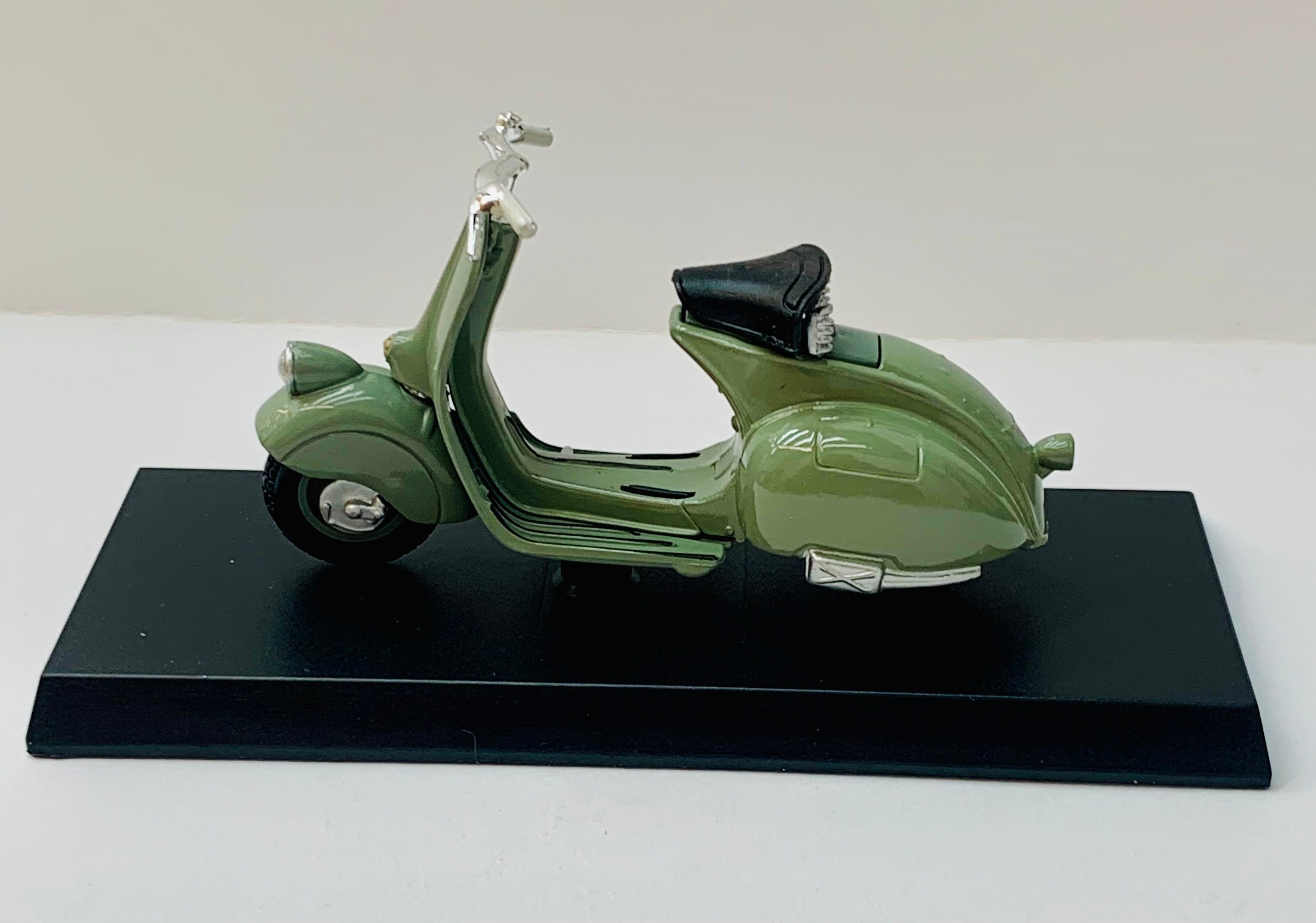 Vespa ミニカー 6台セット 1/18 スケール Piaggio Vespa 98 1946 Model Scale 1:18 - Etsy