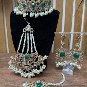 NEW Indian Pakistani full choker necklace earrings tikka and jhumar set - green and champagne