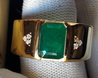 Natural Emerald 14K Yellow Gold Men&#39;s Ring: Art Deco Wedding Band