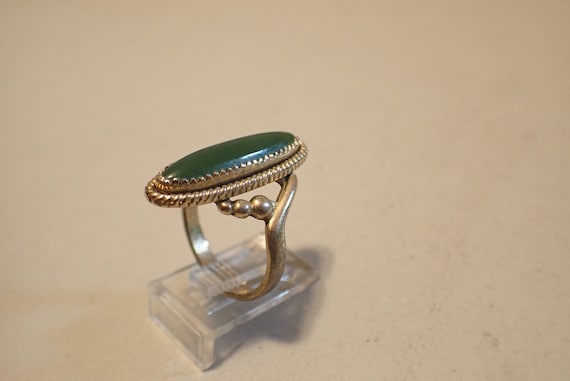vintage sterling silver and jade ring size 7 - image 4