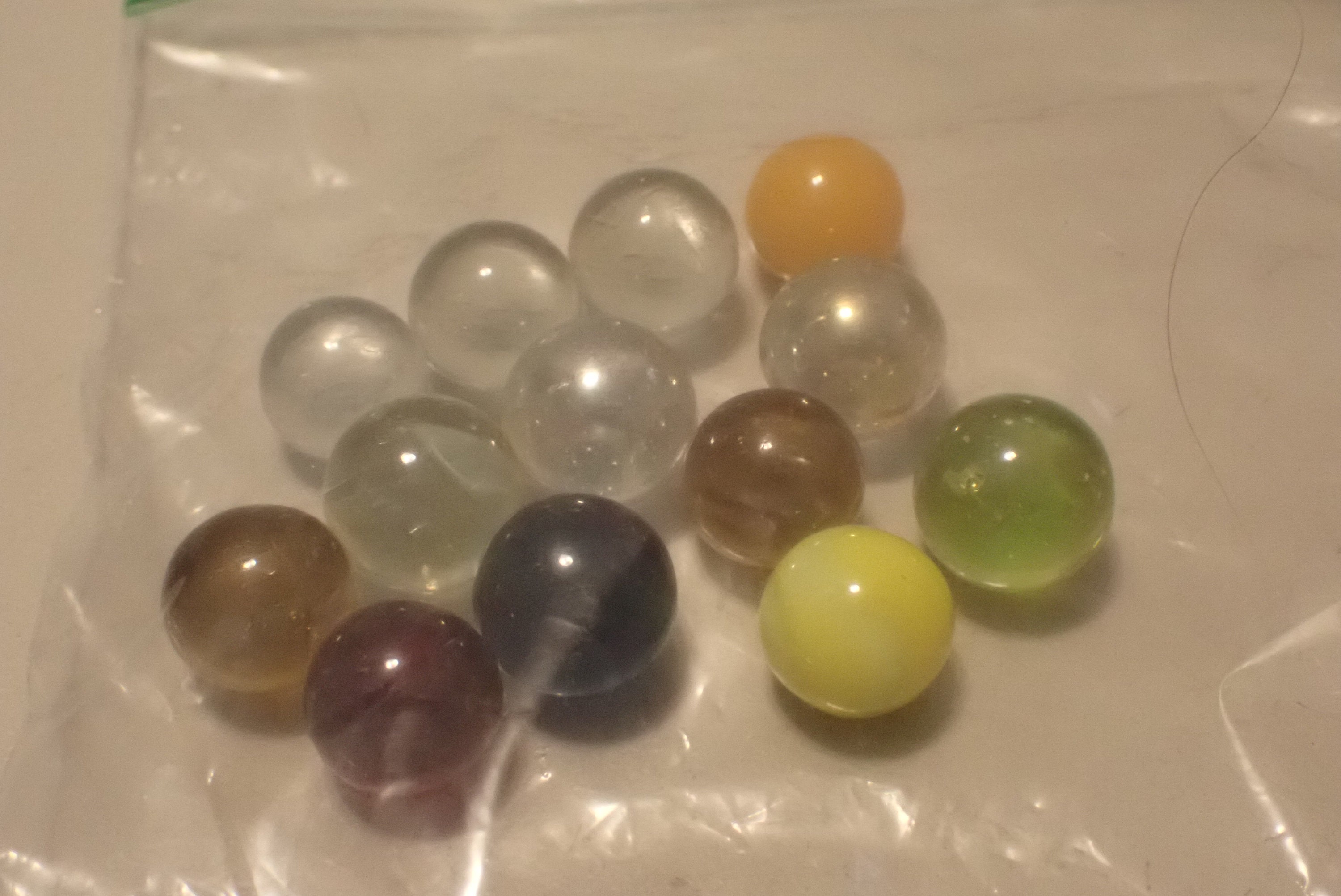 ヴィンテージのマルチカラーガラスウランビー玉 13 個 - Etsy 日本