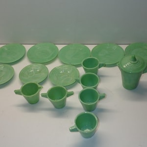 vintage green akro agate 16 piece childs tea set