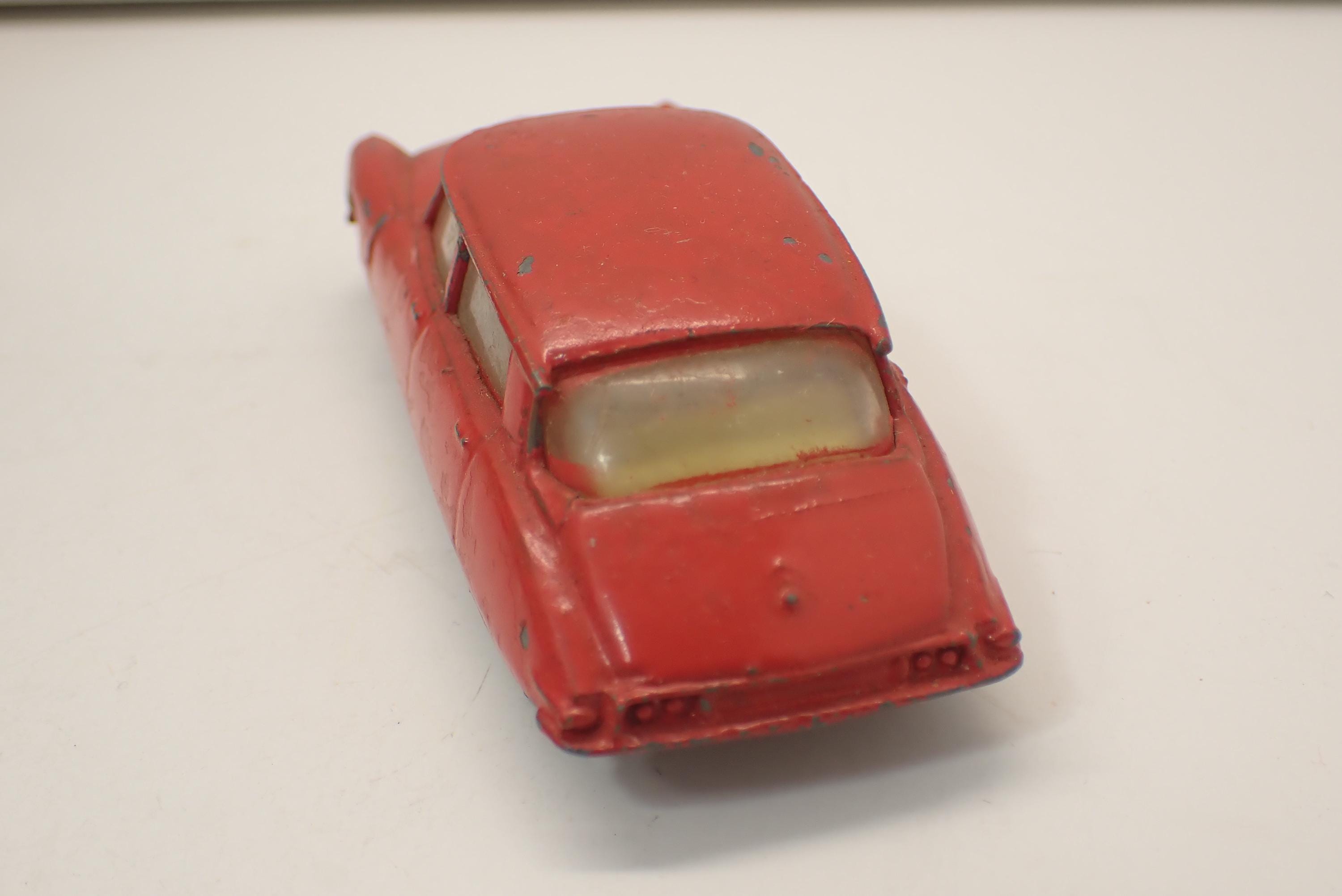 ヴィンテージ コーギー おもちゃ シトロエン ds 19 赤いおもちゃの金属
