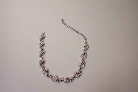 vintage signed coro 12" silver leaf necklace/chok… - image 1