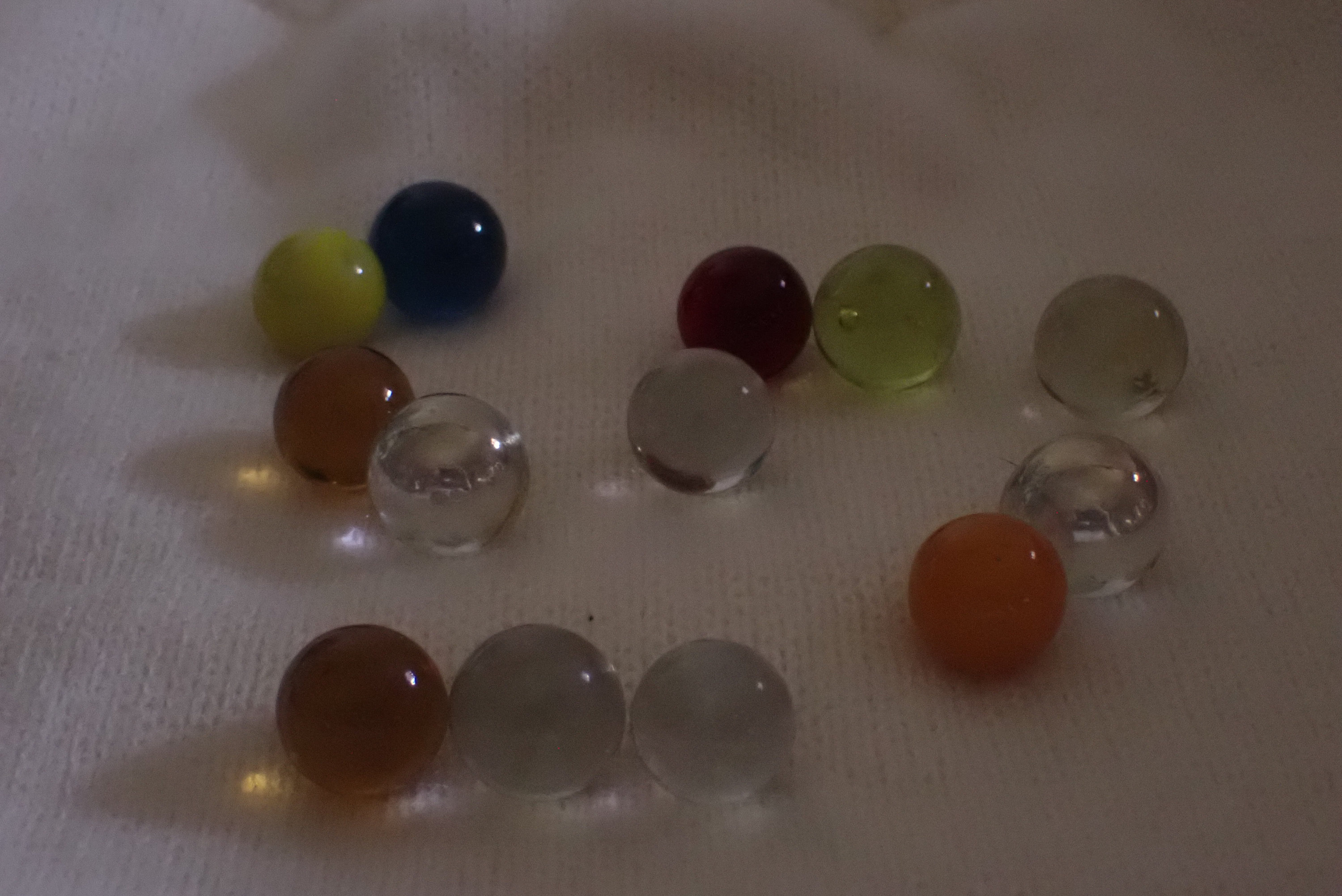 ヴィンテージのマルチカラーガラスウランビー玉 13 個 - Etsy 日本