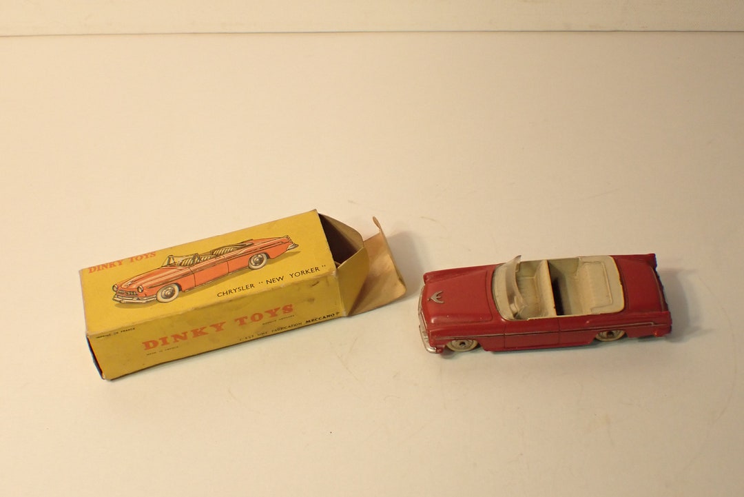 DINKY TOYS FRANCE - 24A - Chrysler New Yorker - En boite DINKY TOYS FRANCE - 24A - Chrysler New Yorker - En boite