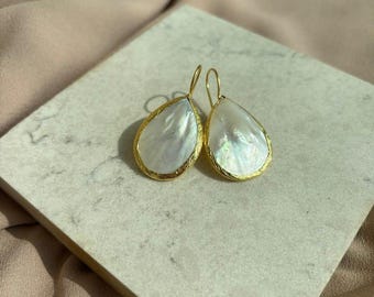 Shell Pearl Drop Earrings, 22k Gold Plated Brass, Elegant Wedding JewelryGenuine Large Coin Pearl Gold Earrings , Pearl Stud Earrings