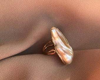 Large Irregular Bone Pearl Design Adjustable Gold Ring,Adjustable Gold-Plated White Baroque Pearl Ring - Handmade Statement Jewelry