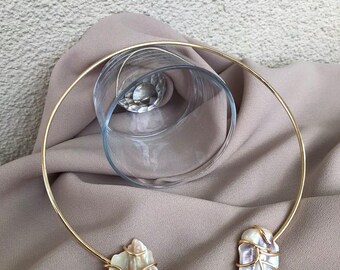 Large Irregular Bone Baroque Pearl Gold Necklace, wedding nackless, Elegant Baroque Pearl Necklace, Gold Plated Pearl Pendant Necklace,