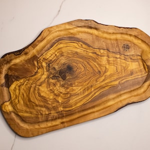 Saladier en bois d'olivier, bord et coupe naturels, style rustique