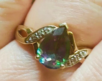 Vintage 9ct  gold ring with mystic topaz and tiny diamonds