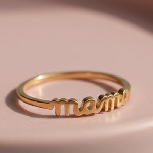 Anillo de oro de 18 quilates para mamá, anillo con nombre en letra cursiva delicada, anillo personalizado para mamá, joyería minimalista de oro, regalo para el Día de la Madre, anillo con nombre personalizado