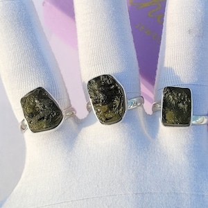Authentieke Tsjechische Moldaviet ruwe edelsteen 925 massief sterlingzilver handgemaakte ringsieraden