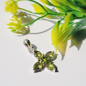 925 Sterling Silver Peridot Pendant - August Birthstone Necklace, Minimalist Dainty Jewelry, Birthday Gift mother day gift for mom