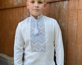 Jungen 'Leinen Vyshyvanka Hemd, Ukrainische gestickte Bluse