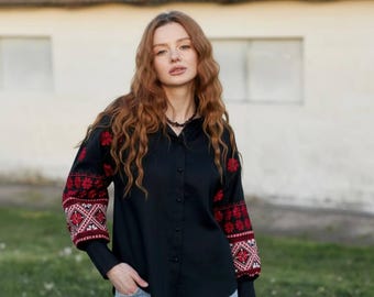 Blusa vyshyvanka de lino negro, camisa ucraniana bordada en rojo