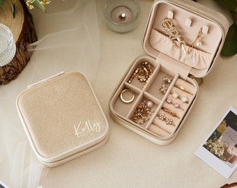 Personalised Velvet Jewellery Box • Travel Jewelry Box • Bridesmaid Proposal • Birthday Gift • Bridesmaid Gift • Arabic Gift