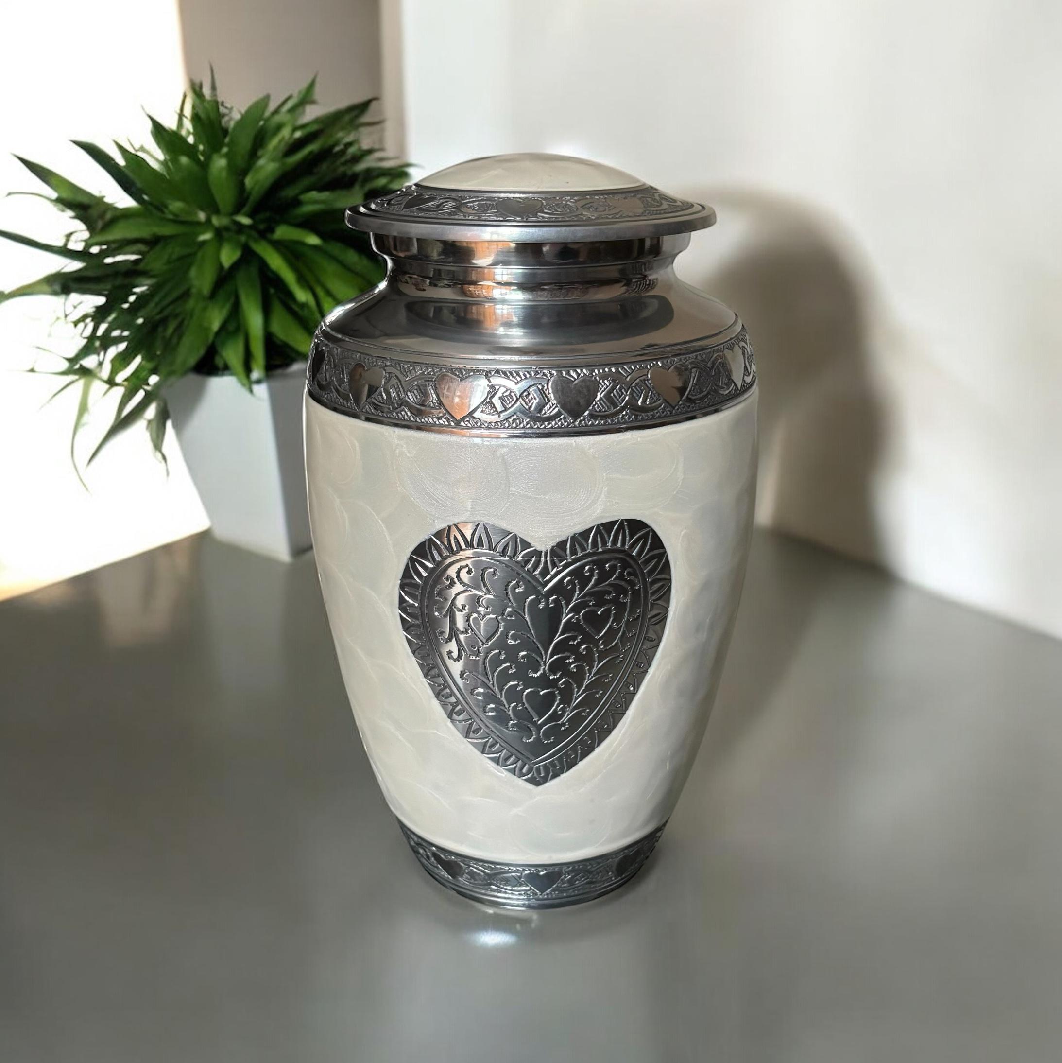 Heart Urn for Human Ashes, Urn for Human Ashes with Heart Engraving, Cremation Urn for Human Ashes, Funeral Urn, Urn, Decorative urns