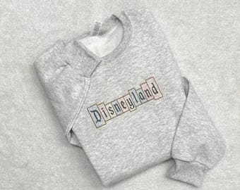 Disneyland Stave Out-skylt Broderad Rundkragetröja, Disney Vacation Vuxen, Ungdom, Småbarnströja