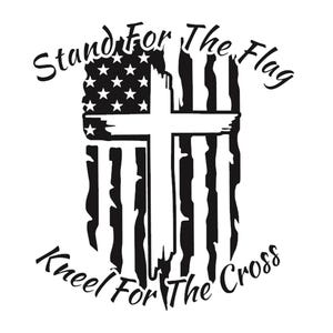 Pode incluir: Design gráfico preto e branco com uma bandeira americana e uma cruz. O texto diz "Stand For The Flag Kneel For The Cross".