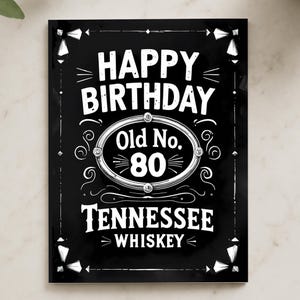 80e verjaardagskaart voor hem, tot in de perfectie verouderd, whiskylabel, grappig zwart ontwerp