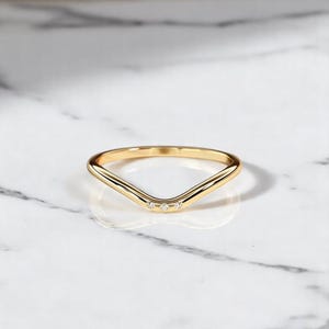 14K Gold V Shaped Round Diamond Wedding Band | Minimalist Chevron Engagement Ring | Modern Curved Contour Ring For Bridal Ring |Gift For Her