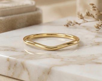 Alliance en forme de V | Bague à chevrons incurvés | Bague superposable en or 14 carats | Bande contour simple | Alliance nuptiale assortie | Bague de tous les jours délicate