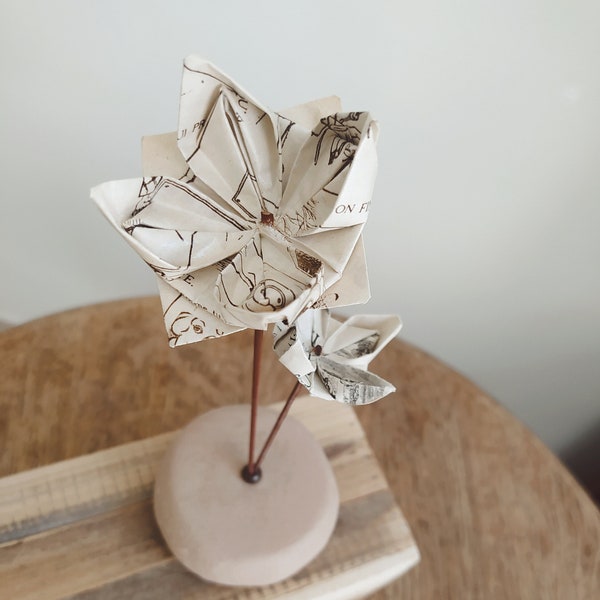 FEMINE Fleur Origami beige - cadeau original doux et poétique