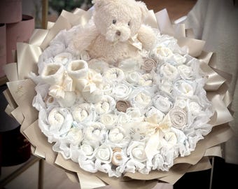 Ramo de pañales color beige con peluche - regalo para recién nacidos - tarta de pañales - ramo de bebé - baby shower - ramo de pañales para niños