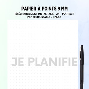 Peut inclure: Une feuille de papier pointillé imprimable au format A4 en orientation portrait. Le papier est blanc avec des points gris et le texte "JE PLANIFIE" en gris en haut. Le texte "jeplanifie.etsy.com" est en bas de la page.