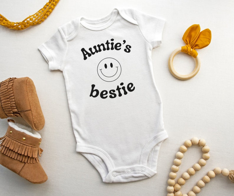 Aunties Bestie Onesie Baby Onesie Aunt Aunties Girl Etsy Aunties Bestie Onesie Baby Onesie Aunt Aunties Girl Etsy