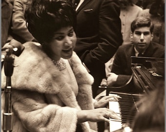 Aretha Franklin Queen of Soul Piano Singing Candid Concert Performance Ann Arbor, Michigan Black & White Limited Edition Signed Photo Print