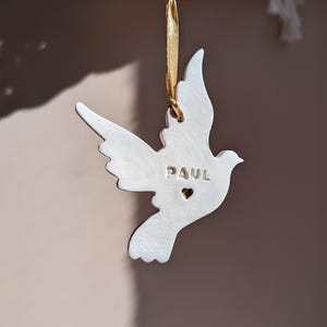 Bird ornament - Personalized clay dove decoration - Clay name medallion - Gold heart - Swallow hanging message